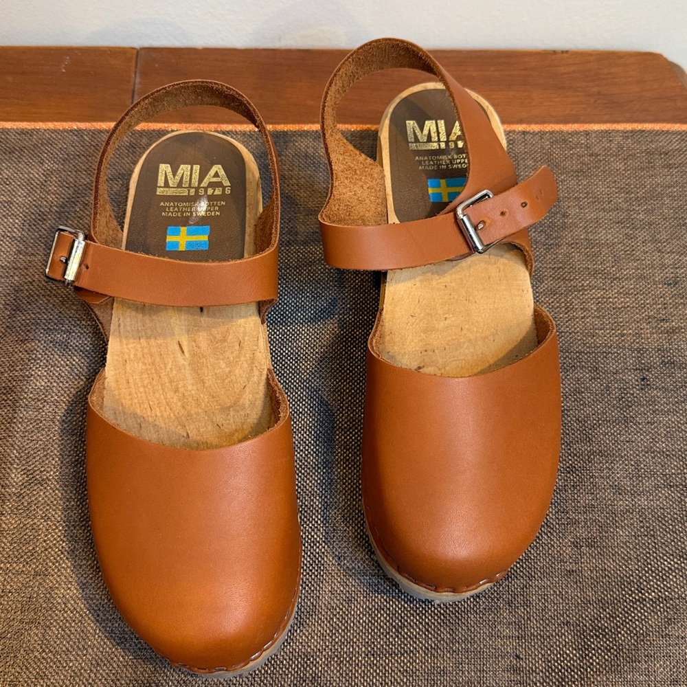 MIA Genua Leather Clogs Tan Brown Women Size 39 Y2K Strap Clogs - Picture 2 of 10